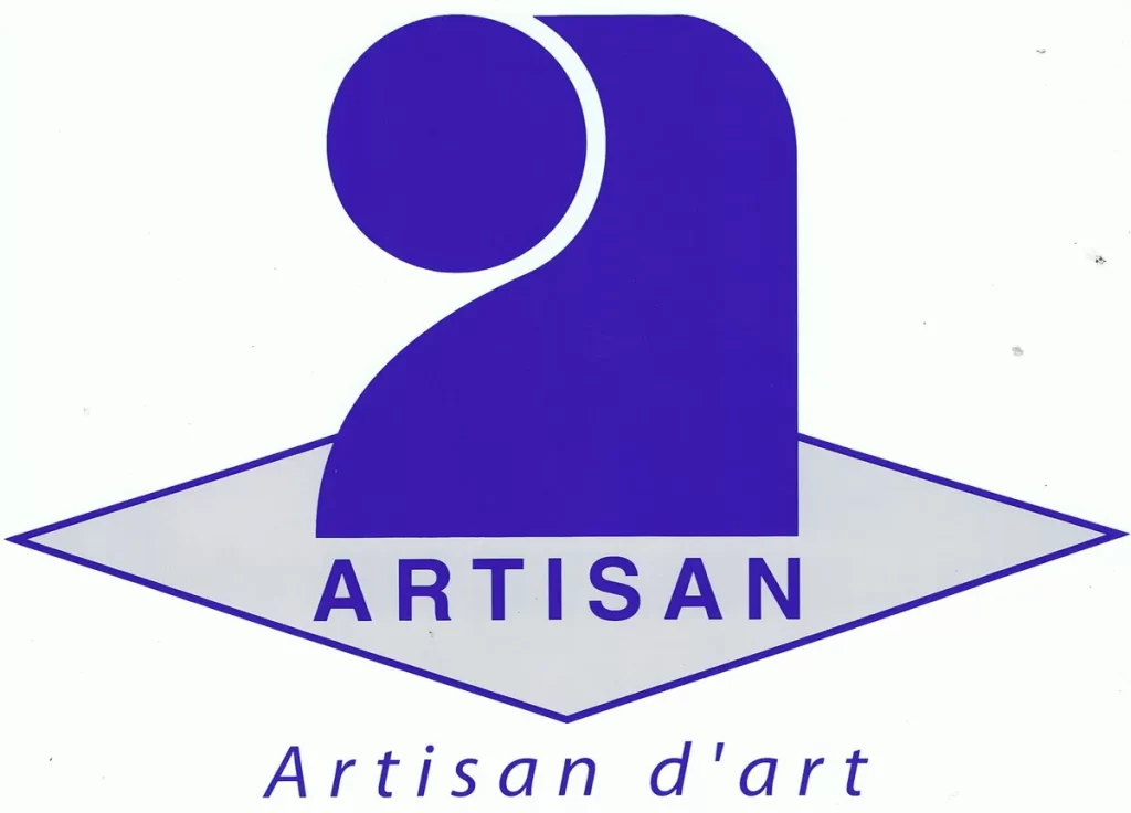 Artisane d'art, bijouterie laiton, artisanat bretagne. bijoux magiques
