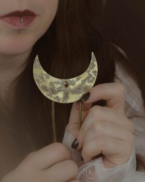 Accessoire à cheveux artisanal croissant de lune et grenat rouge