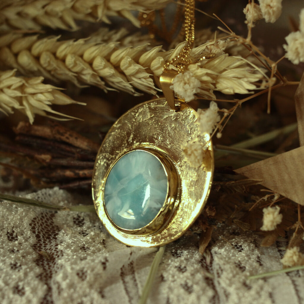 Médaillon artisanal laiton et larimar