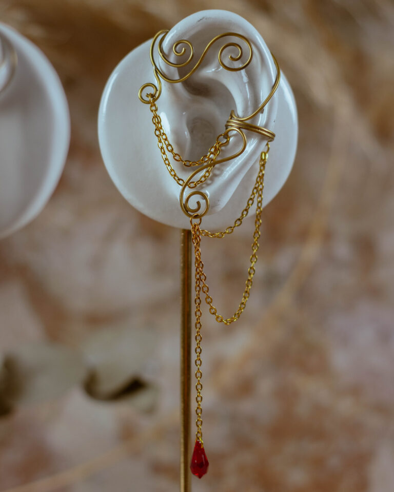 Décor d'oreille Lucielle en laiton