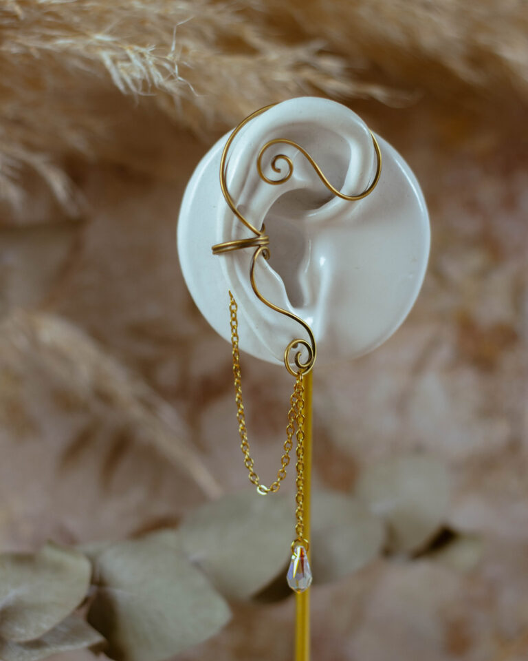 Décor d'oreille Liora en laiton