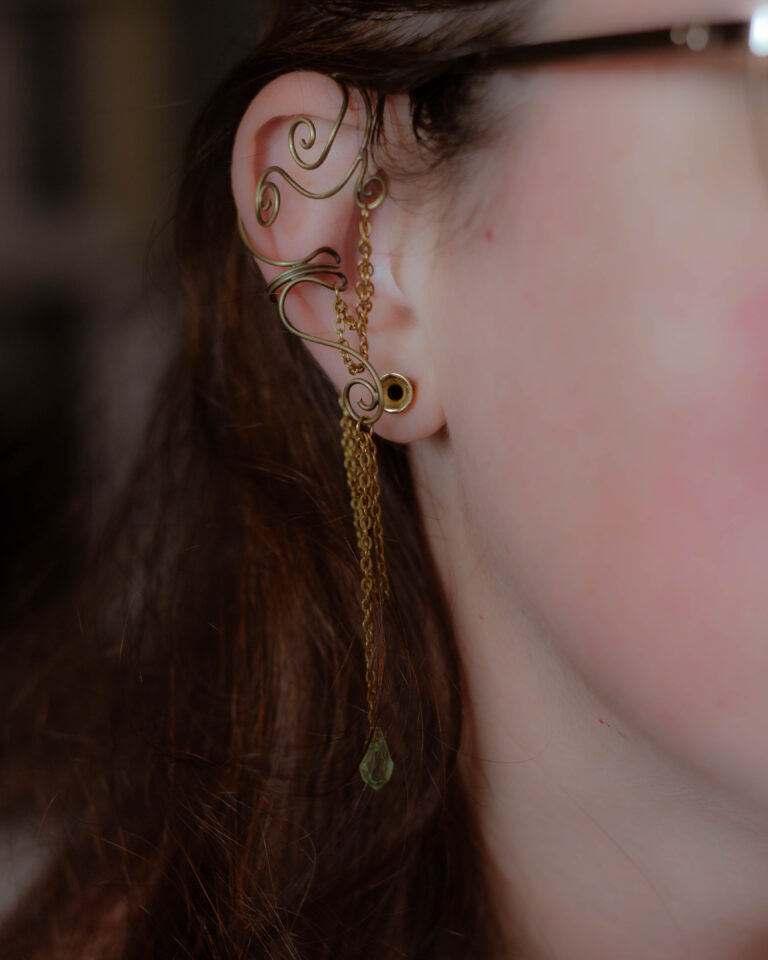 Décor d'oreille Lucielle en laiton