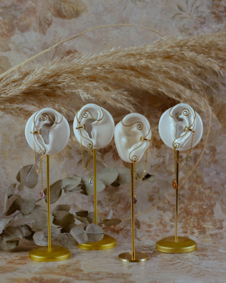 Décor d'oreille Liora en laiton