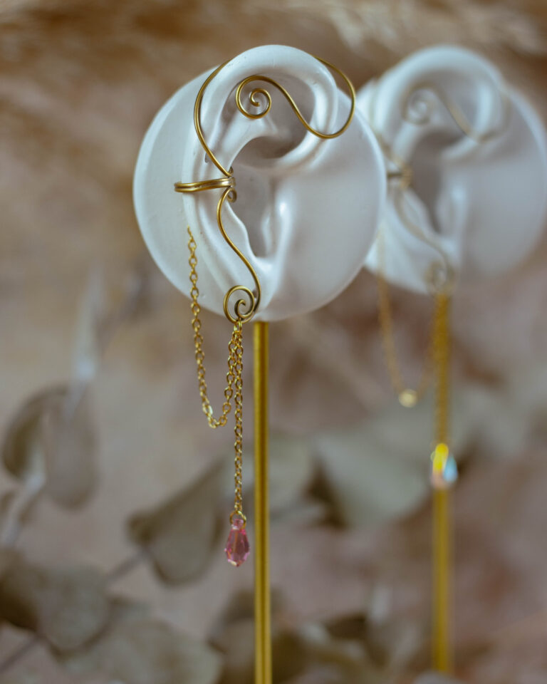 Décor d'oreille Liora en laiton