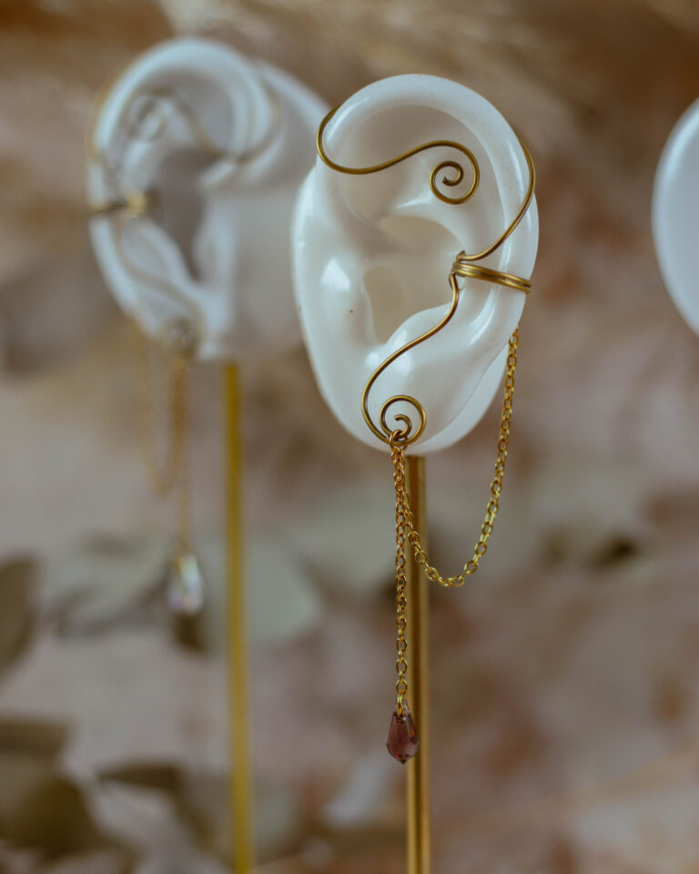 Décor d'oreille Liora en laiton