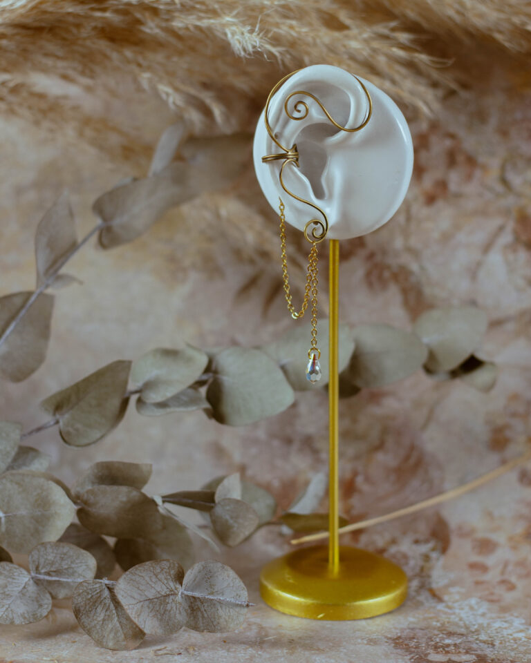 Décor d'oreille Liora en laiton