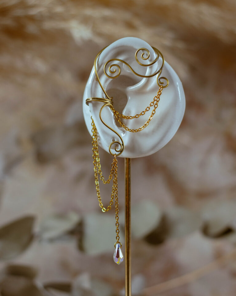 Décor d'oreille Lucielle en laiton