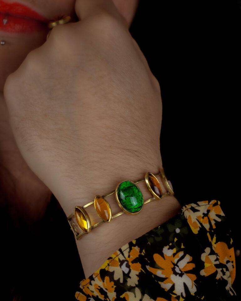 Bracelet artisanal unique en pierres de verre