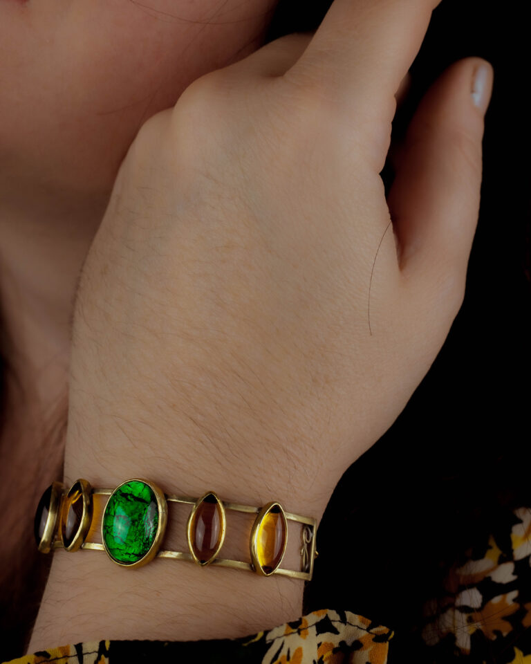 Bracelet artisanal unique en pierres de verre