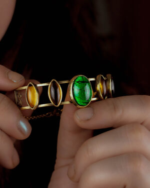 Bracelet artisanal unique en pierres de verre