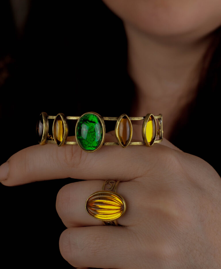 Bracelet artisanal unique en pierres de verre