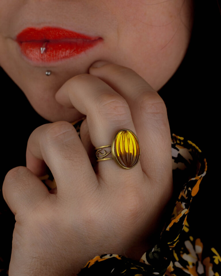 Bague citrouille laiton et verre ancien