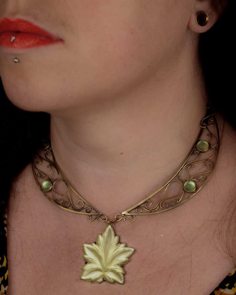 Collier plastron fait main art nouveau