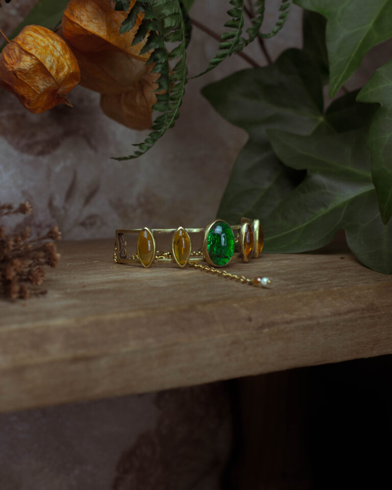 Bracelet artisanal unique en pierres de verre