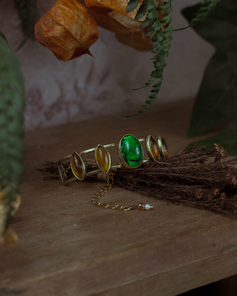 Bracelet artisanal unique en pierres de verre