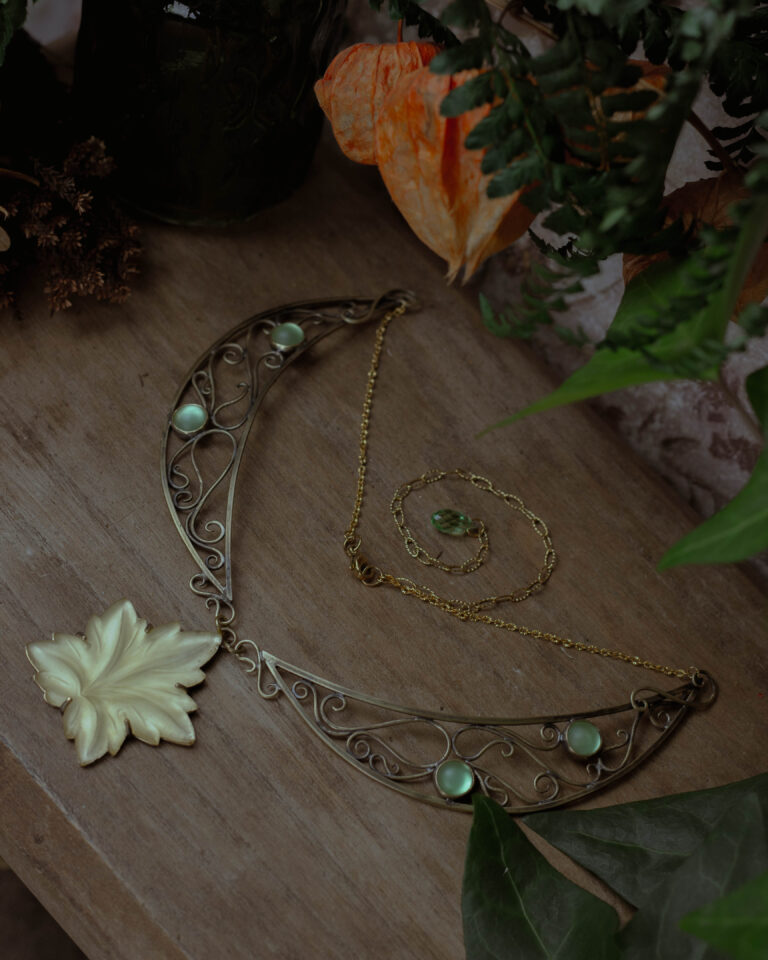 Collier plastron fait main art nouveau