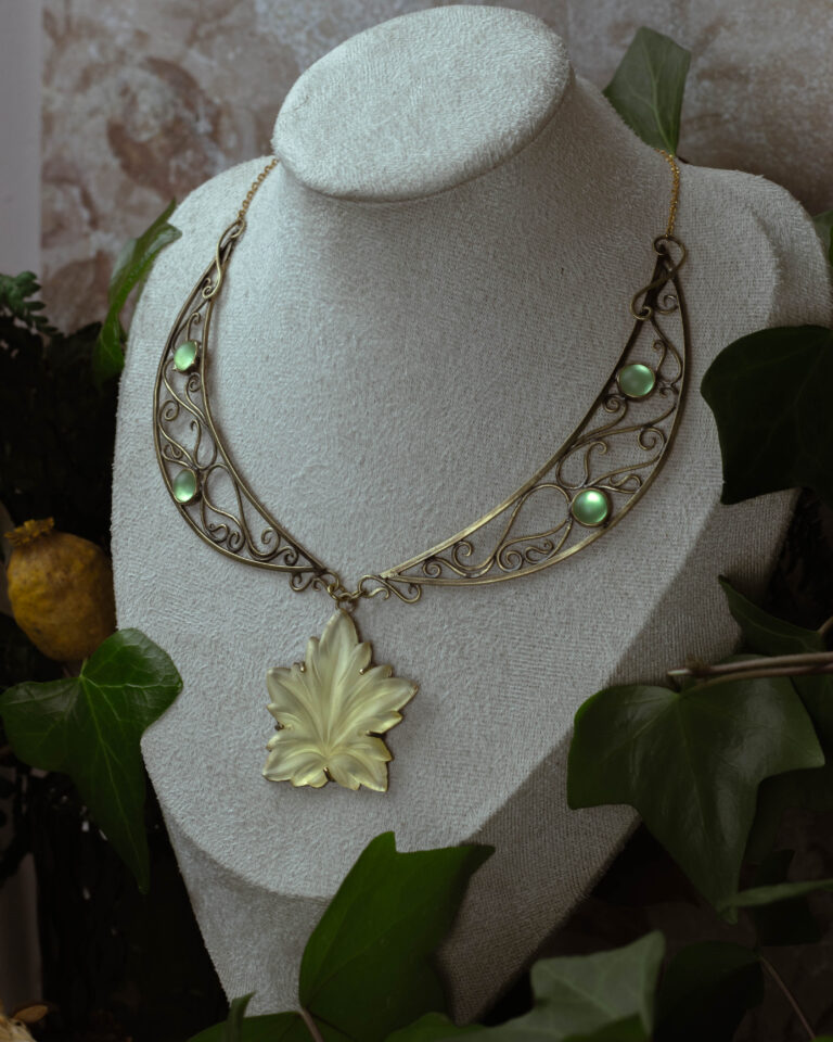 Collier plastron fait main art nouveau