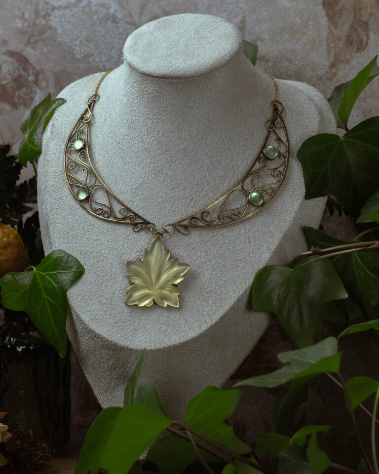 Collier plastron fait main art nouveau
