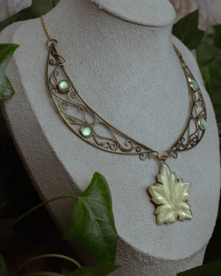 Collier plastron fait main art nouveau