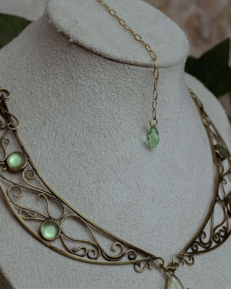 Collier plastron fait main art nouveau
