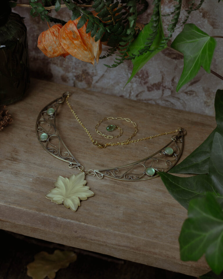 Collier plastron fait main art nouveau