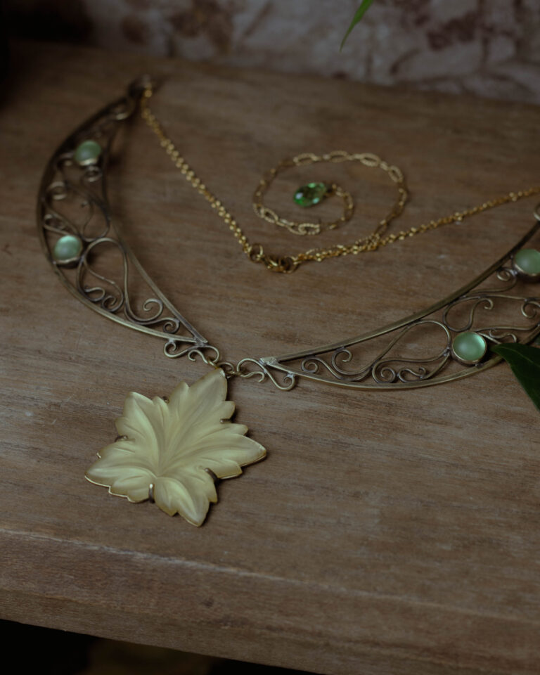 Collier plastron fait main art nouveau