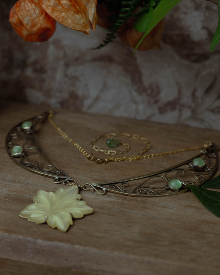 Collier plastron fait main art nouveau