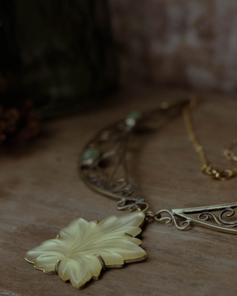 Collier plastron fait main art nouveau