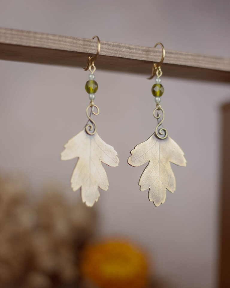 Boucles d'oreilles artisanale feuille d'aubépine