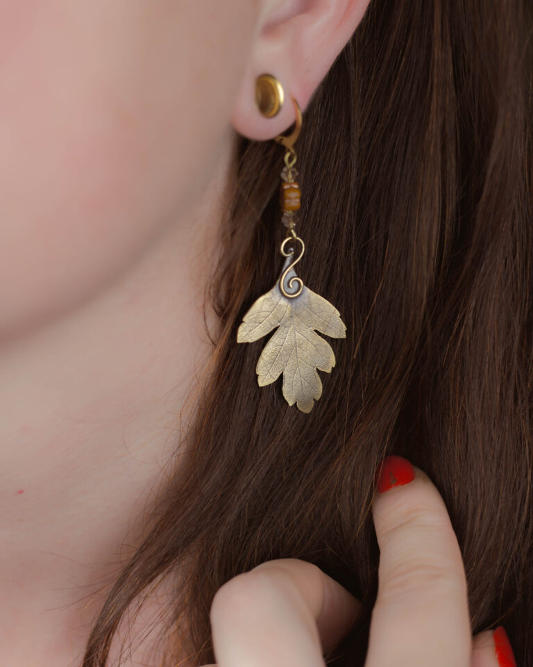Boucles d'oreilles artisanale feuille d'aubépine