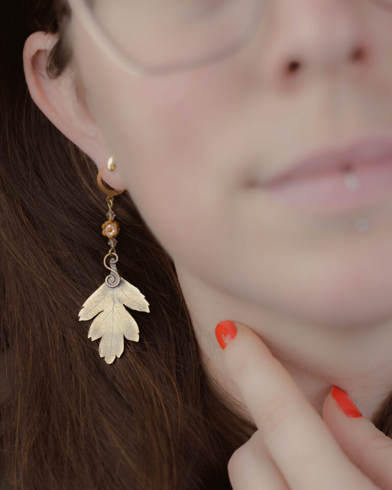 Boucles d'oreilles artisanale feuille d'aubépine